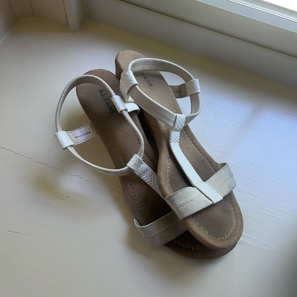 Alfani wedges - Picture 1 of 2